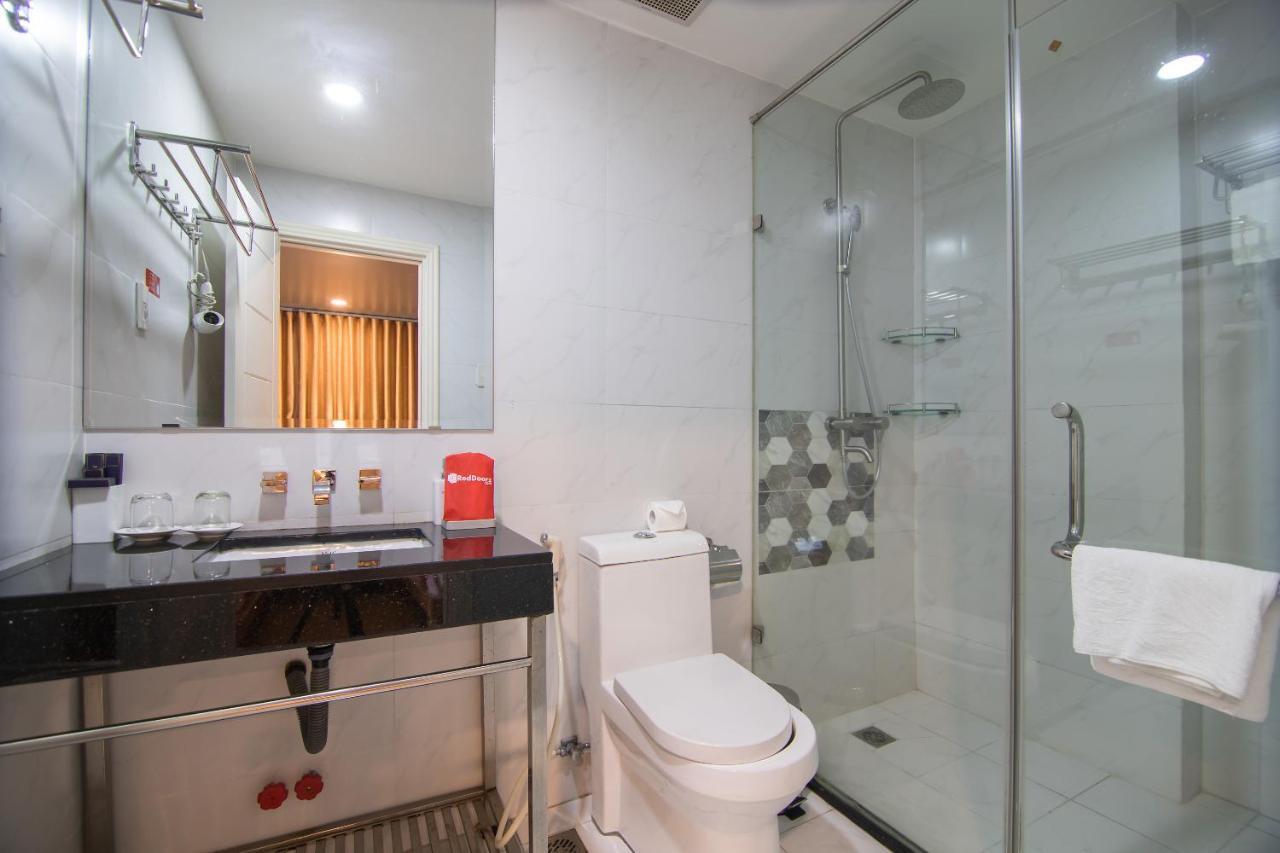 Reddoorz Plus Near Secc Ho-Chi-Minh-Stadt Exterior foto